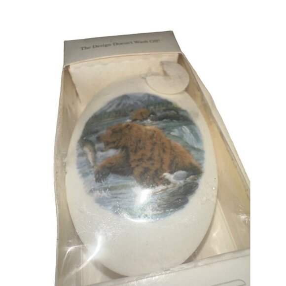Lasting Impressions Picture Soap - Bear Catching Salmon - 3 Oz - Triple Milled R - Picture 1 of 3
